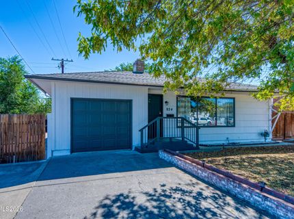 934 Pyramid Way, Sparks, NV 89431 Photo