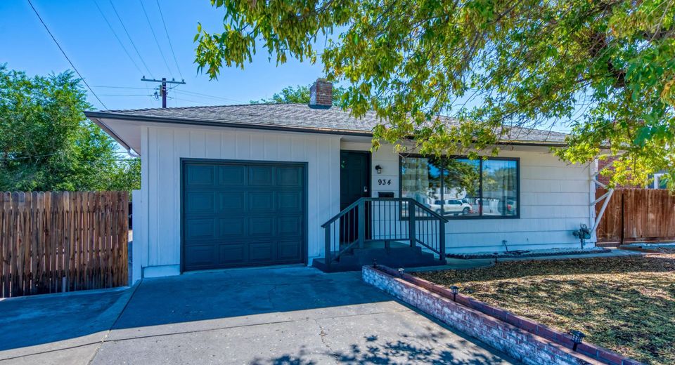 934 Pyramid Way, Sparks, NV 89431 Photo