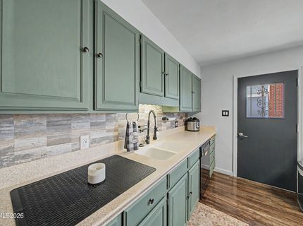 934 Pyramid Way, Sparks, NV 89431 Photo