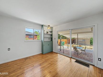 934 Pyramid Way, Sparks, NV 89431 Photo