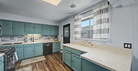934 Pyramid Way, Sparks, NV 89431 Photo