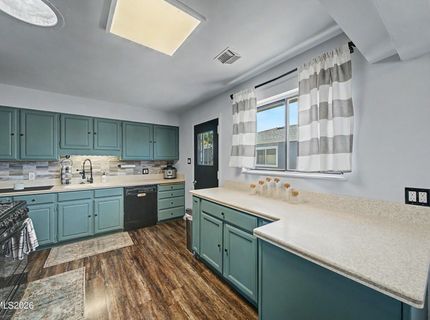 934 Pyramid Way, Sparks, NV 89431 Photo