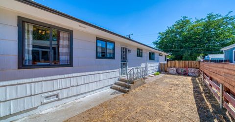934 Pyramid Way, Sparks, NV 89431 Photo