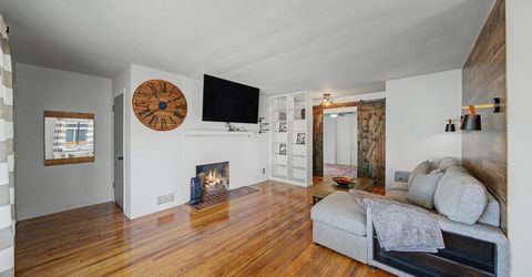 934 Pyramid Way, Sparks, NV 89431 Photo