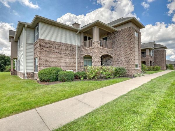 2933 W Drexel Ave, Unit 506, Franklin, WI 53132