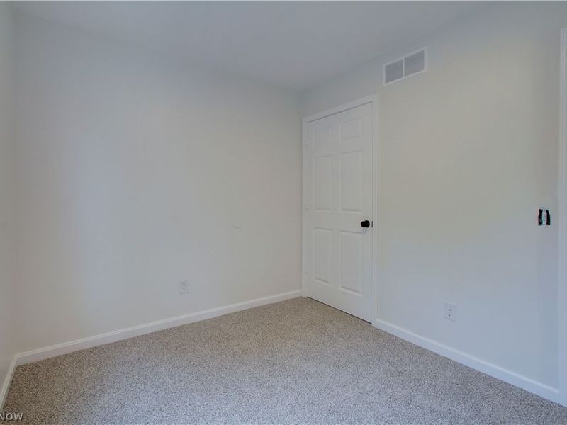 330 S Liberty Avenue, Alliance, OH 44601 Photo 19