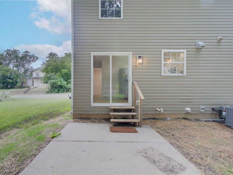 330 S Liberty Avenue, Alliance, OH 44601 Photo 31