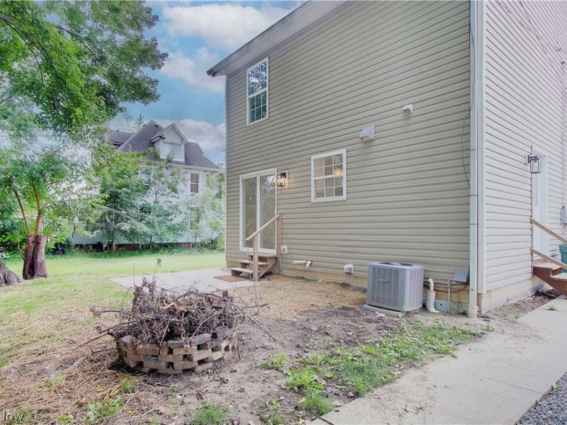 330 S Liberty Avenue, Alliance, OH 44601 Photo 33