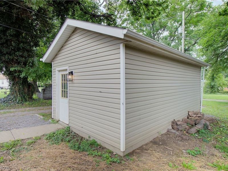 330 S Liberty Avenue, Alliance, OH 44601 Photo 34