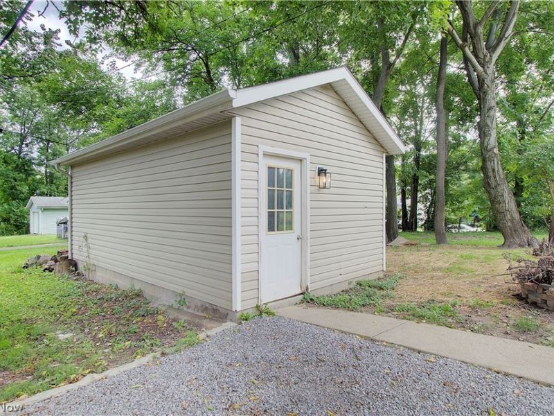 330 S Liberty Avenue, Alliance, OH 44601 Photo 35