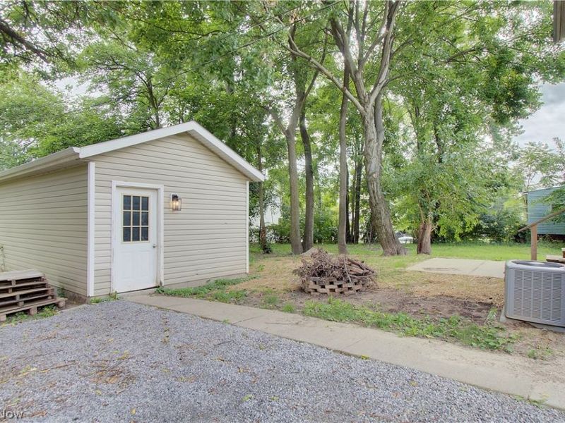 330 S Liberty Avenue, Alliance, OH 44601 Photo 36
