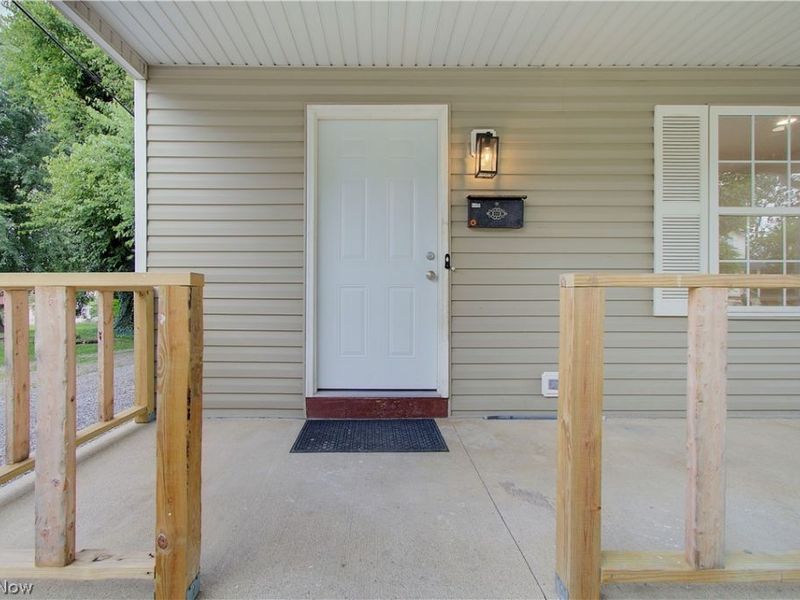 330 S Liberty Avenue, Alliance, OH 44601 Photo 5