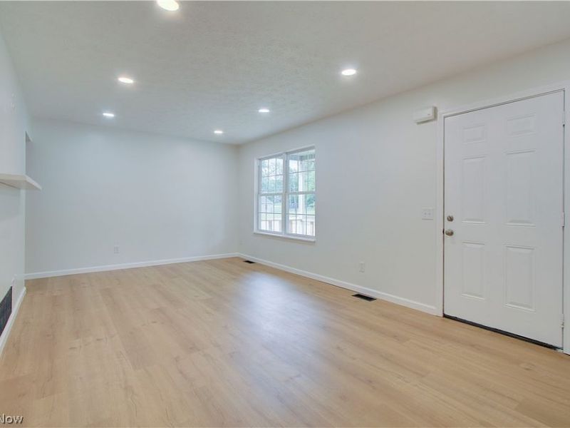 330 S Liberty Avenue, Alliance, OH 44601 Photo 7