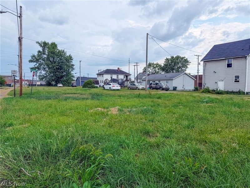 801 Backert Court SW, Canton, OH 44707 Photo 1