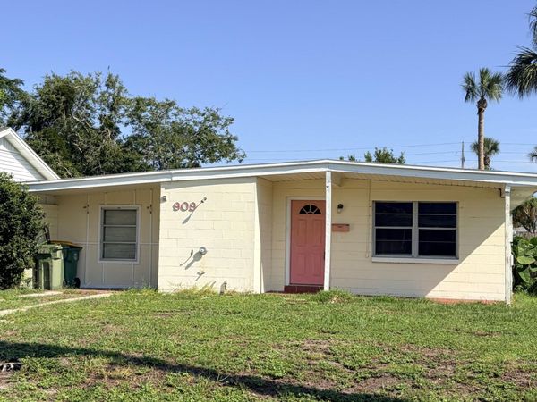 909 7TH Avenue N, Jacksonville Beach, FL 32250