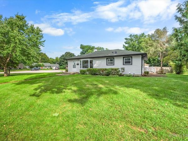 221 Sunset Terrace , Crystal Lake, IL 60014