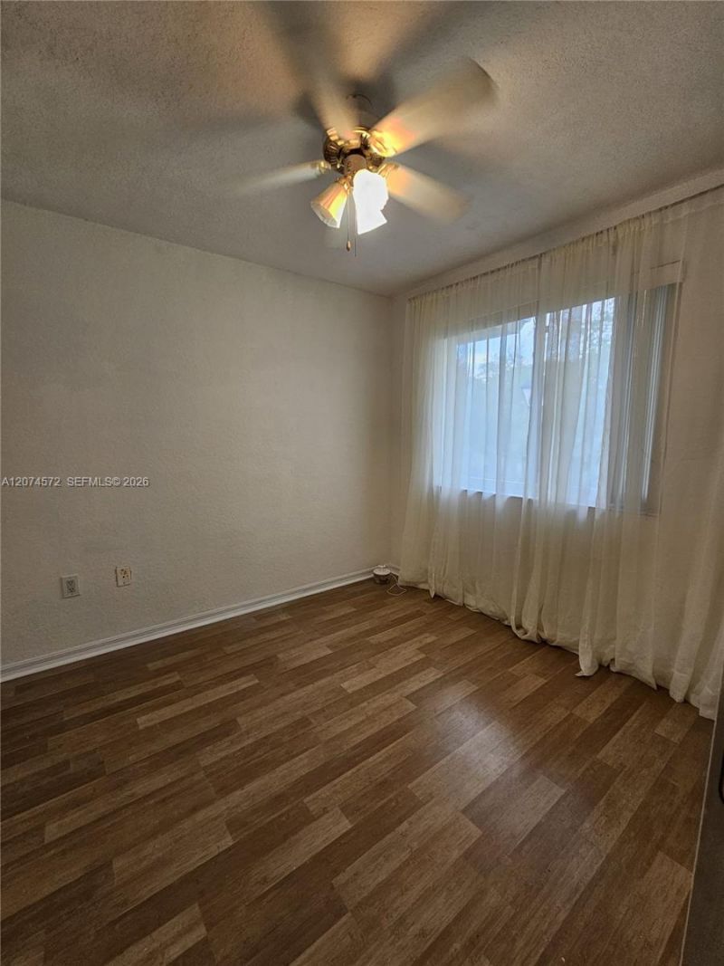 126 Hidden Ct Rd , Unit 27-D, Hollywood, FL 33023 Photo