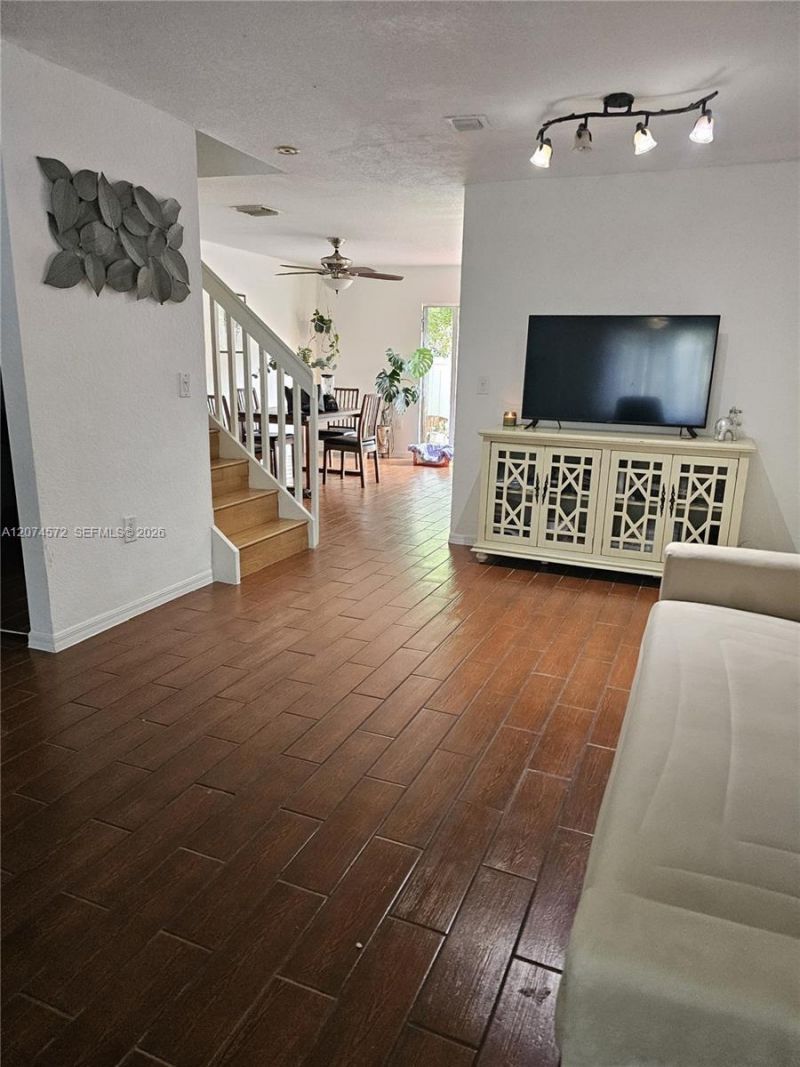 126 Hidden Ct Rd , Unit 27-D, Hollywood, FL 33023 Photo