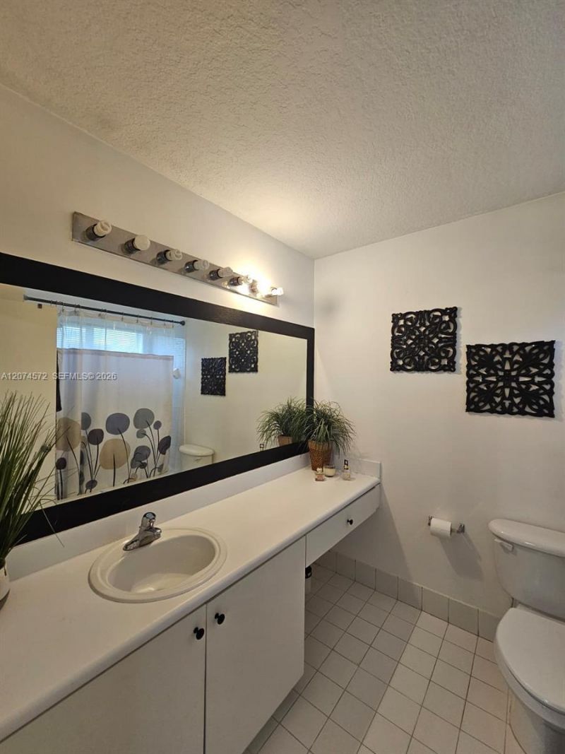 126 Hidden Ct Rd , Unit 27-D, Hollywood, FL 33023 Photo
