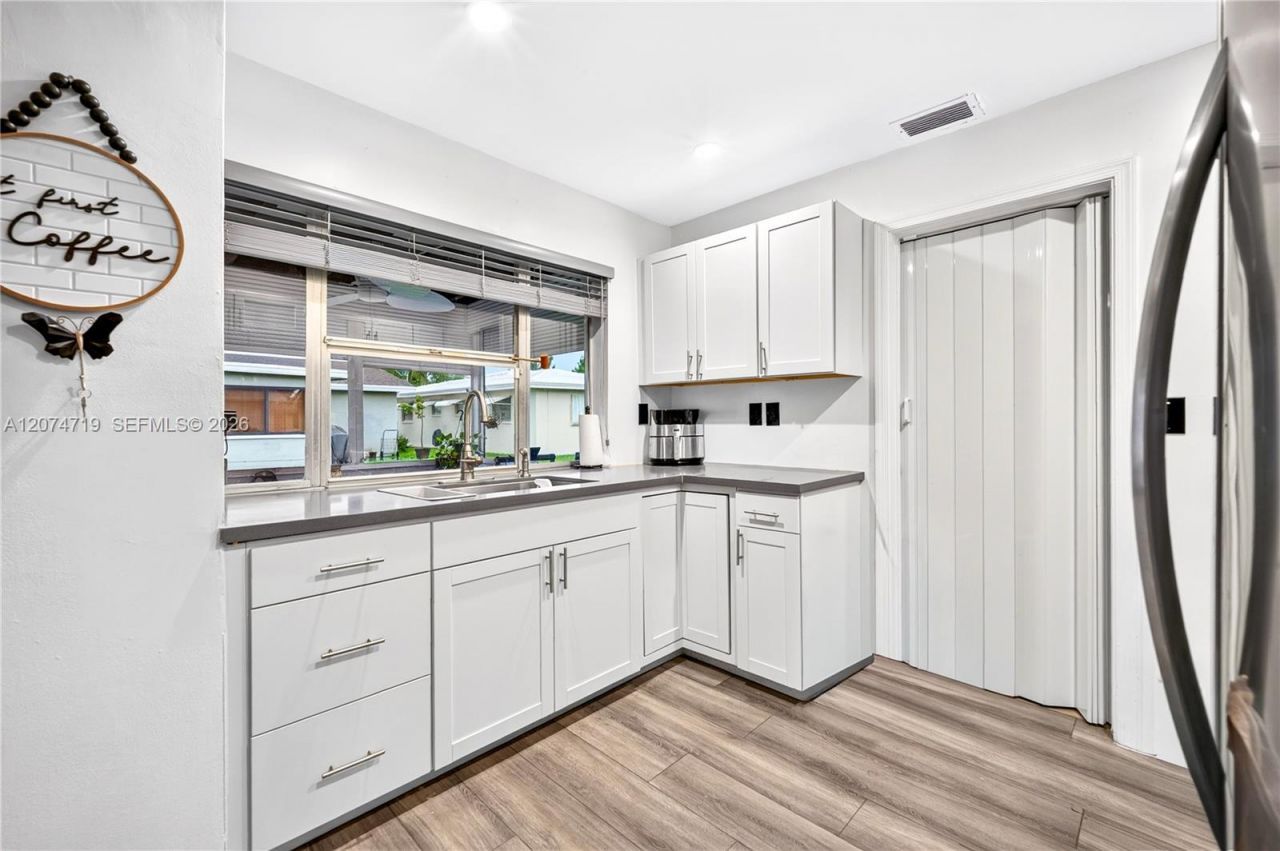 5721 NW 64th Way, Tamarac, FL 33321 Photo