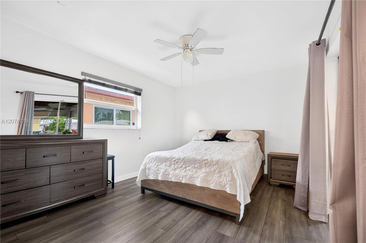 5721 NW 64th Way, Tamarac, FL 33321 Photo
