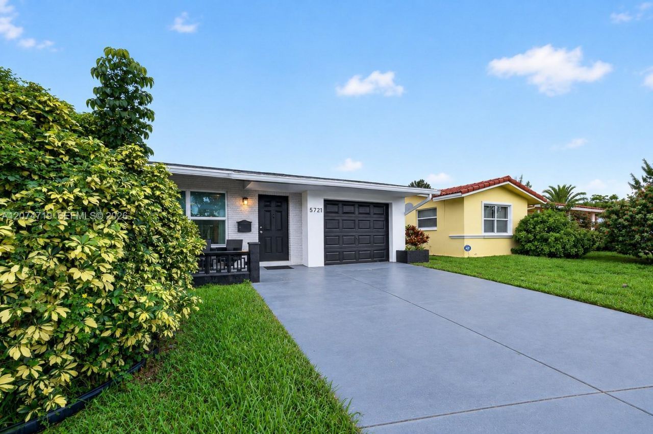 5721 NW 64th Way, Tamarac, FL 33321 Photo