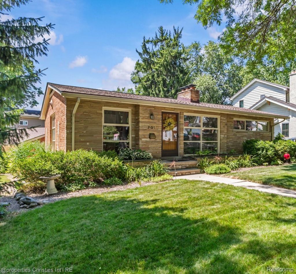 701 Spring Drive, Northville, Mi 48167 Main Photo