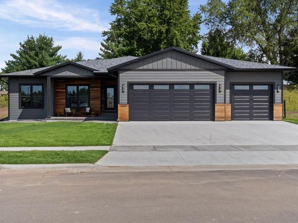 1313 Leo DRIVE, Holmen, WI 54636