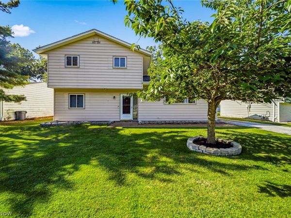 38102 Parkway Boulevard, Willoughby, OH 44094