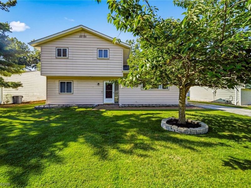 38102 Parkway Boulevard, Willoughby, OH 44094 Photo 1