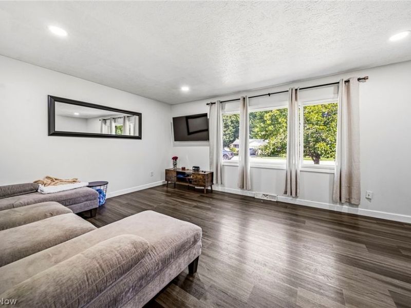 38102 Parkway Boulevard, Willoughby, OH 44094 Photo 12