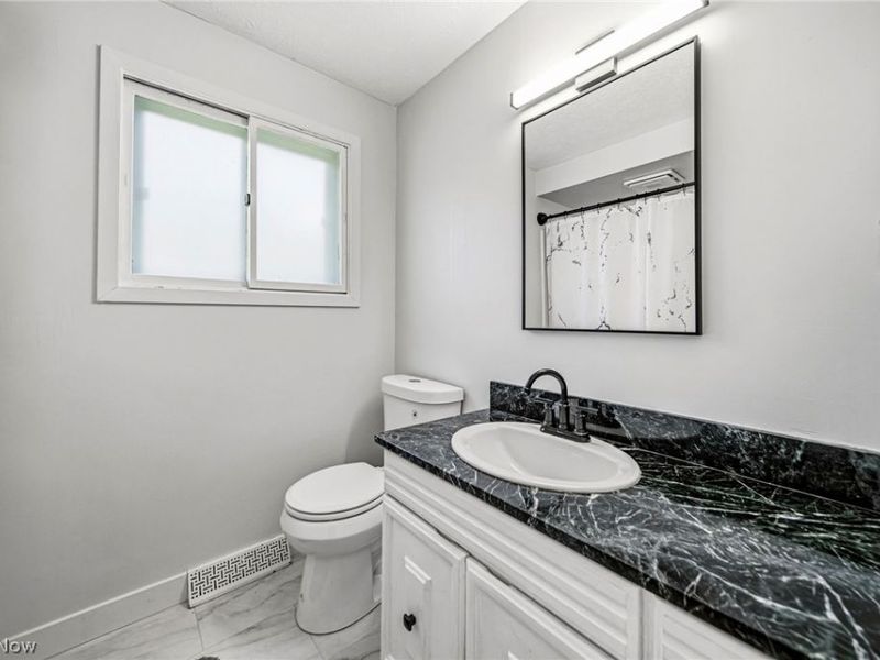 38102 Parkway Boulevard, Willoughby, OH 44094 Photo 15