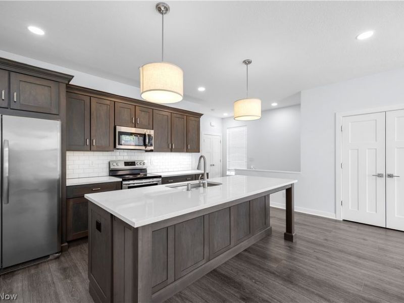 2059 W 34th Place , Cleveland, OH 44113 Photo 3