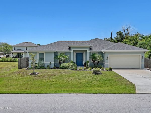 950 Tahiti Avenue SE , Palm Bay, FL 32909