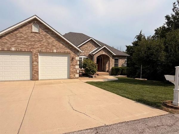 121 Cottonblossom Drive , Hillsboro, MO 63050