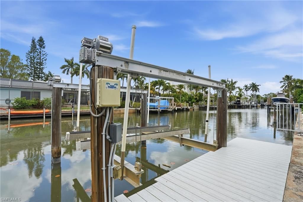 1590 Sandpiper St , Naples, FL 34102 Photo