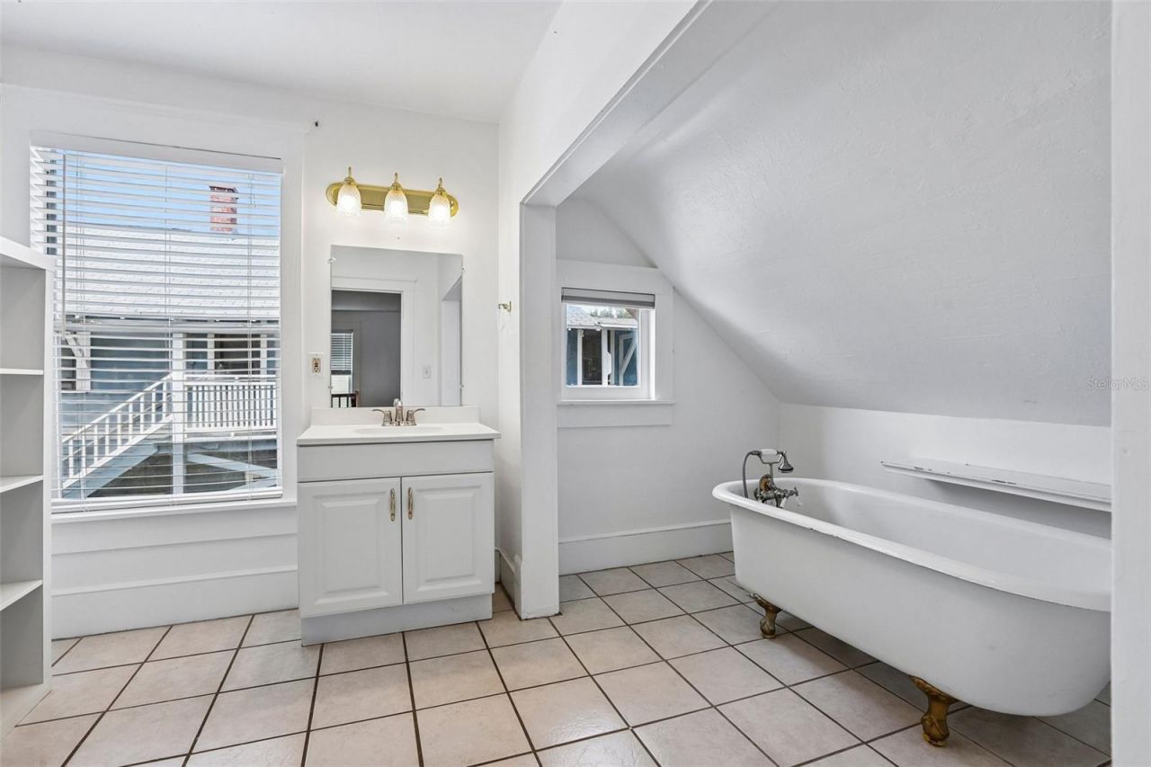 467 9th Avenue N, Saint Petersburg, FL 33701 Photo