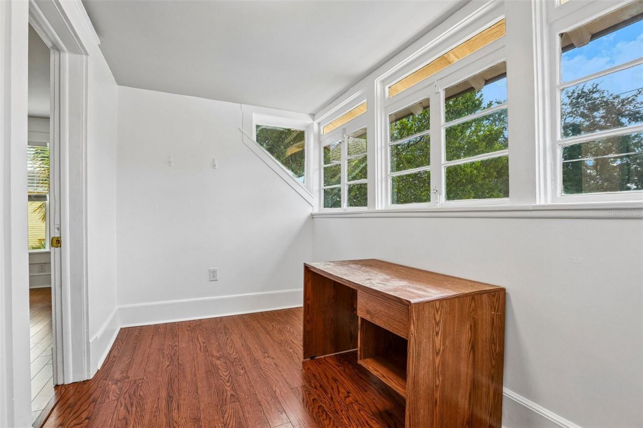 467 9th Avenue N, Saint Petersburg, FL 33701 Photo
