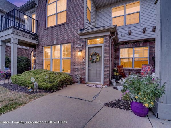 669 Worthington Drive, Lansing, MI 48906