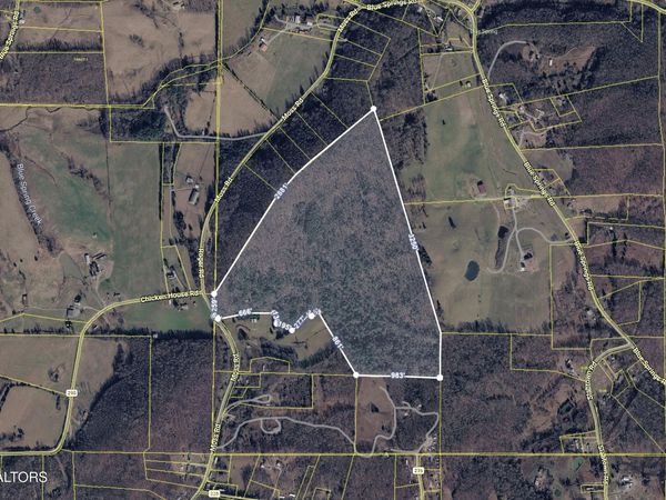 Moss Rd, Philadelphia, TN 37846