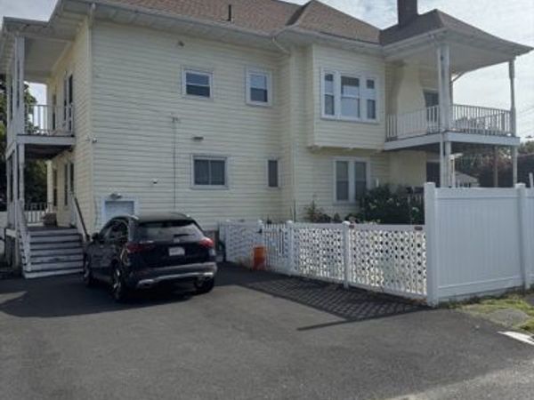 253 Humphrey St, Unit 2, Marblehead, MA 01945