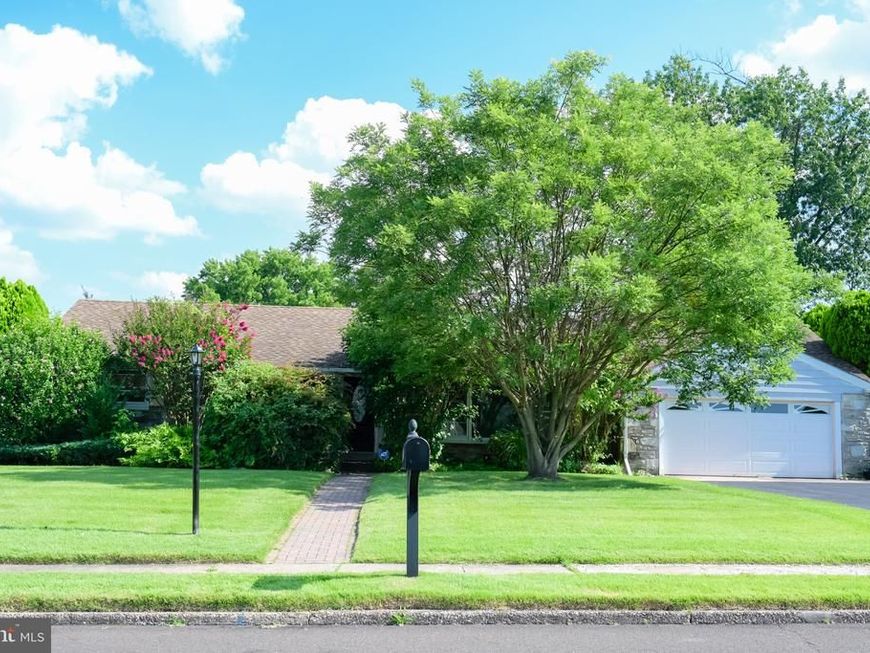 2171 Kent Road, Huntingdon Valley, PA 19006 Main Photo