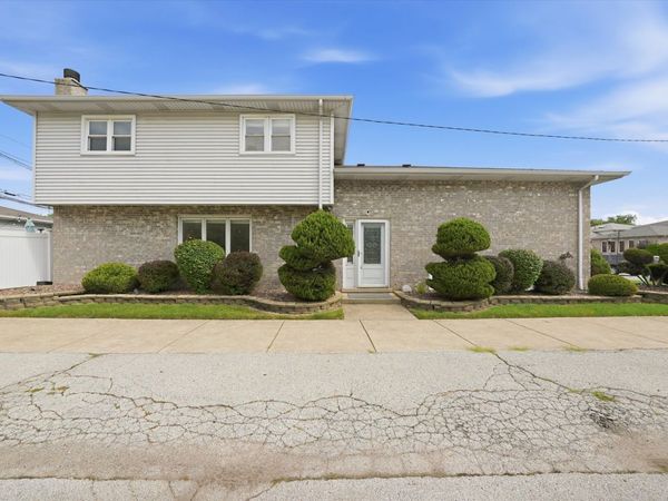 11758 S Avenue J , Chicago, IL 60617