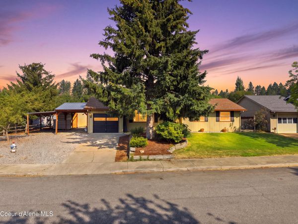 1909 E Meadow Ln , Post Falls, ID 83854