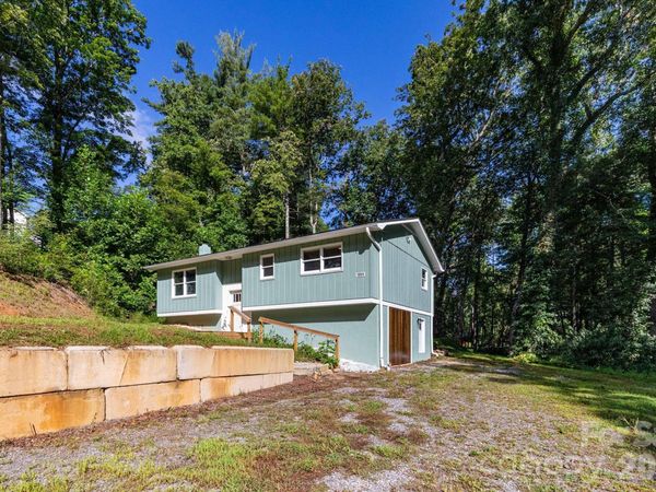 1009 Sharon Ridge Road, Fairview, NC 28730