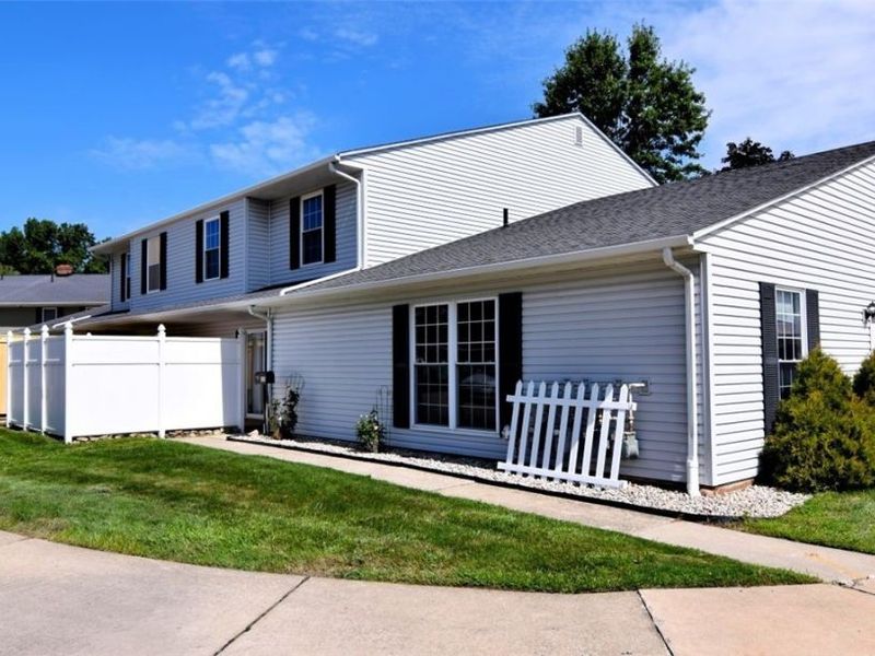 8117 Puritan Drive, Unit B, Mentor, OH 44060 Photo 2