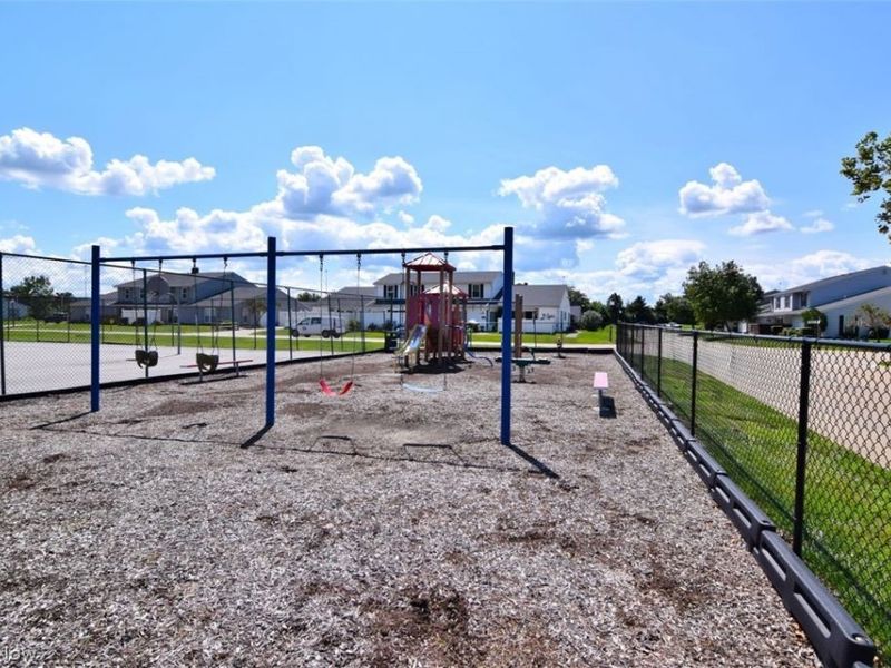 8117 Puritan Drive, Unit B, Mentor, OH 44060 Photo 34