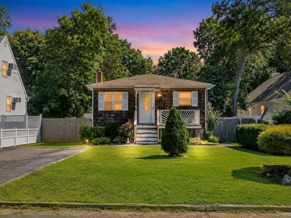 166 Auborn Avenue, Shirley, NY 11967