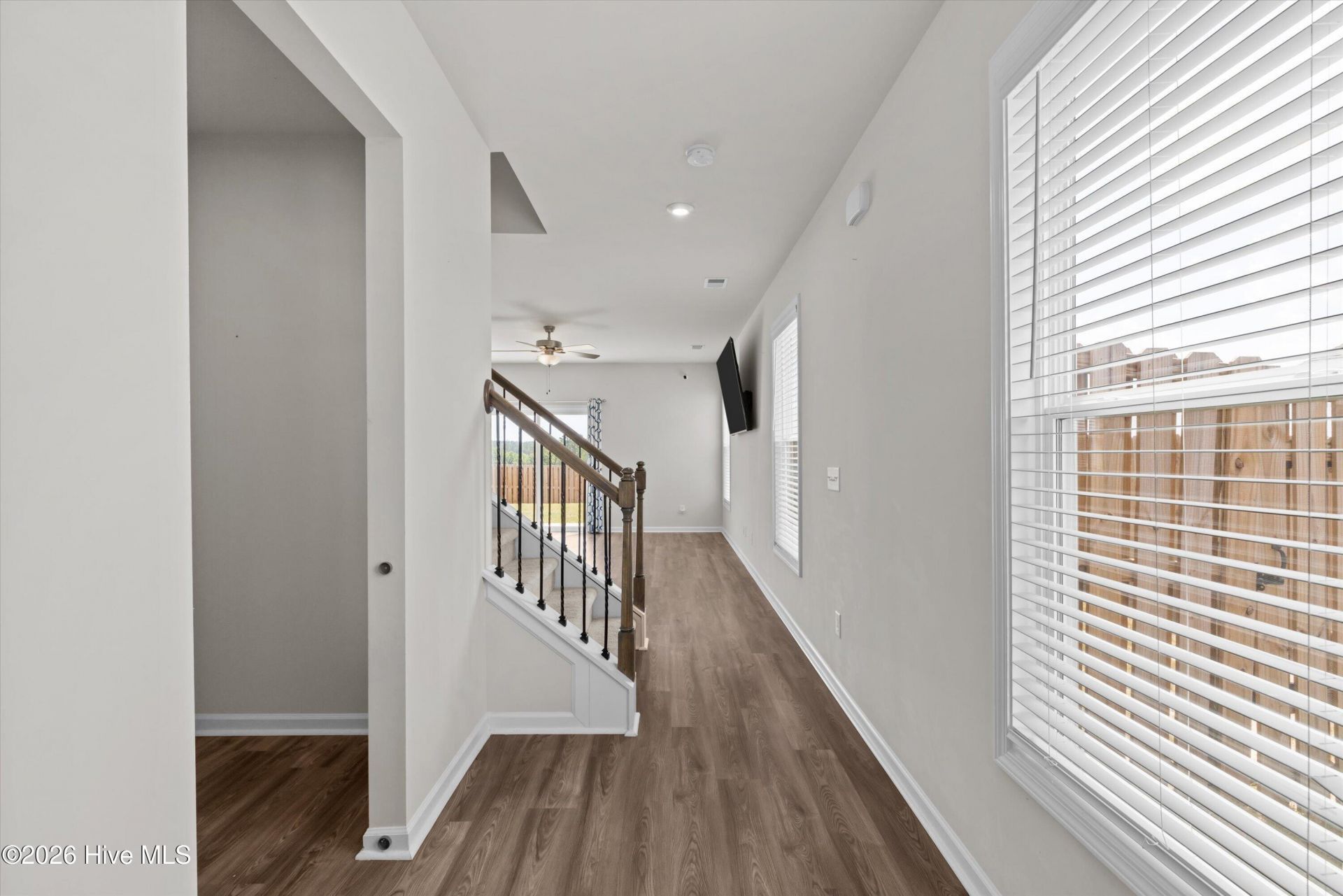 323 Mansell Park Photo 5