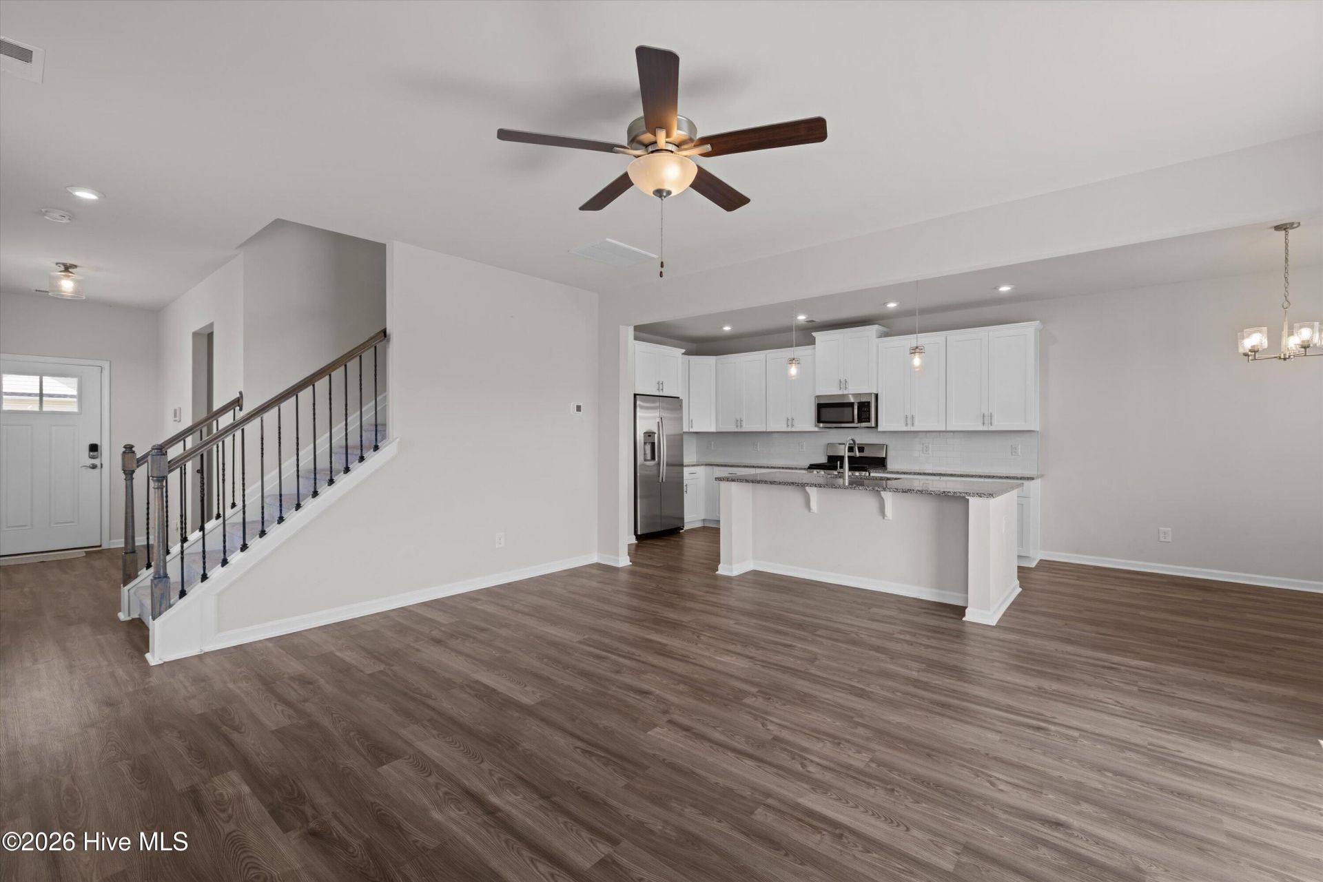 323 Mansell Park Photo 7